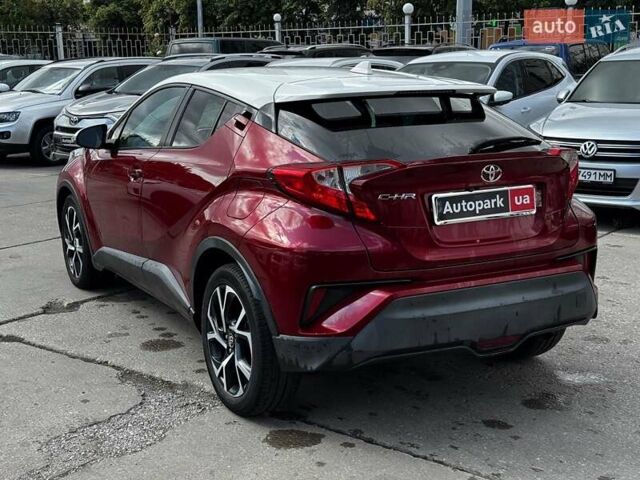 Красный Тойота C-HR, объемом двигателя 2 л и пробегом 76 тыс. км за 16640 $, фото 1 на Automoto.ua