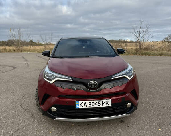 Красный Тойота C-HR, объемом двигателя 1.99 л и пробегом 110 тыс. км за 19200 $, фото 3 на Automoto.ua