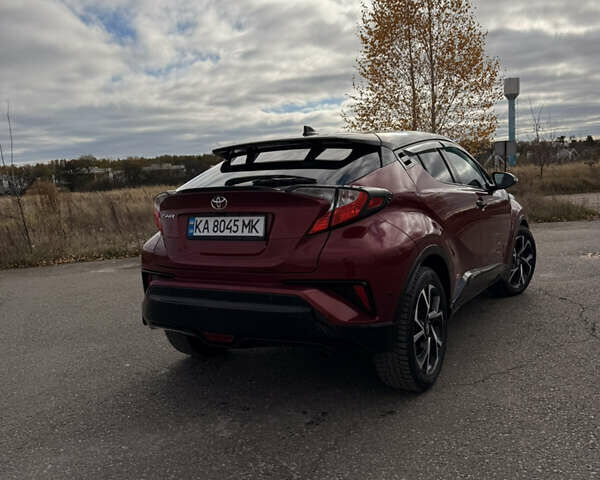 Красный Тойота C-HR, объемом двигателя 1.99 л и пробегом 110 тыс. км за 19200 $, фото 6 на Automoto.ua