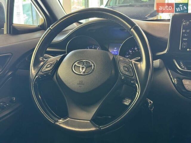 Красный Тойота C-HR, объемом двигателя 1.99 л и пробегом 59 тыс. км за 17900 $, фото 35 на Automoto.ua