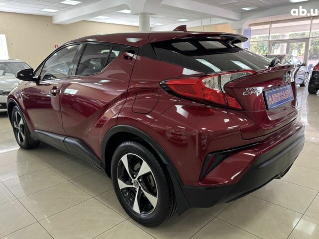 Красный Тойота C-HR, объемом двигателя 0 л и пробегом 133 тыс. км за 19500 $, фото 12 на Automoto.ua
