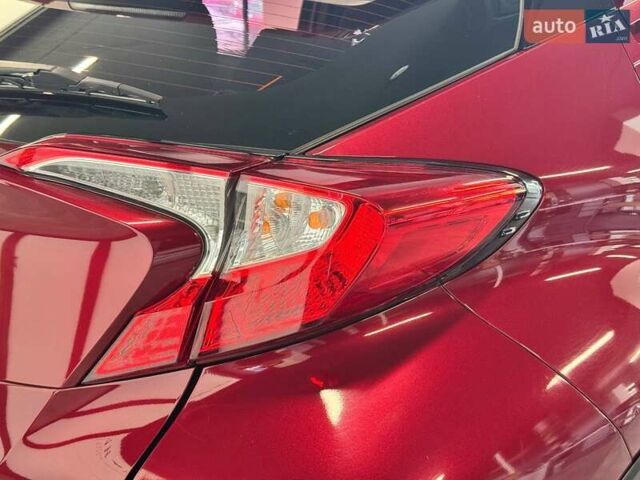 Красный Тойота C-HR, объемом двигателя 1.99 л и пробегом 59 тыс. км за 17900 $, фото 13 на Automoto.ua