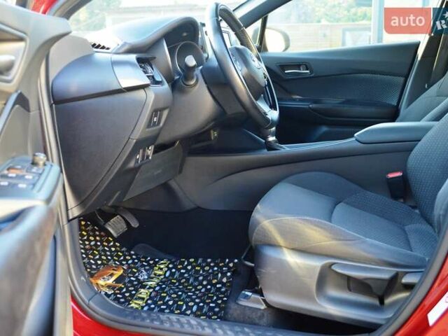 Красный Тойота C-HR, объемом двигателя 1.99 л и пробегом 99 тыс. км за 15500 $, фото 17 на Automoto.ua