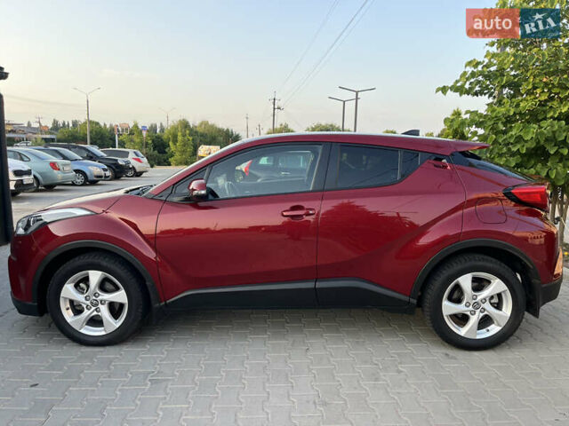 Красный Тойота C-HR, объемом двигателя 1.99 л и пробегом 92 тыс. км за 19950 $, фото 1 на Automoto.ua