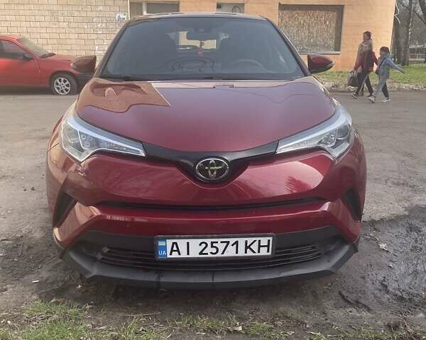 Красный Тойота C-HR, объемом двигателя 2 л и пробегом 69 тыс. км за 15500 $, фото 3 на Automoto.ua