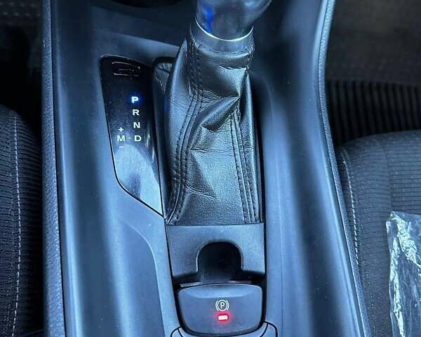 Красный Тойота C-HR, объемом двигателя 1.99 л и пробегом 99 тыс. км за 18000 $, фото 10 на Automoto.ua