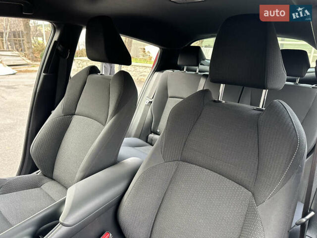 Красный Тойота C-HR, объемом двигателя 1.99 л и пробегом 46 тыс. км за 21500 $, фото 103 на Automoto.ua