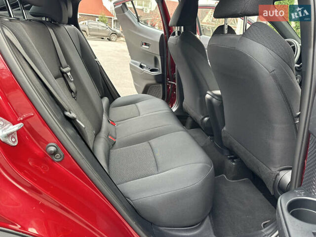 Красный Тойота C-HR, объемом двигателя 1.99 л и пробегом 46 тыс. км за 21500 $, фото 128 на Automoto.ua