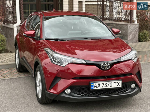 Красный Тойота C-HR, объемом двигателя 1.99 л и пробегом 46 тыс. км за 21500 $, фото 9 на Automoto.ua