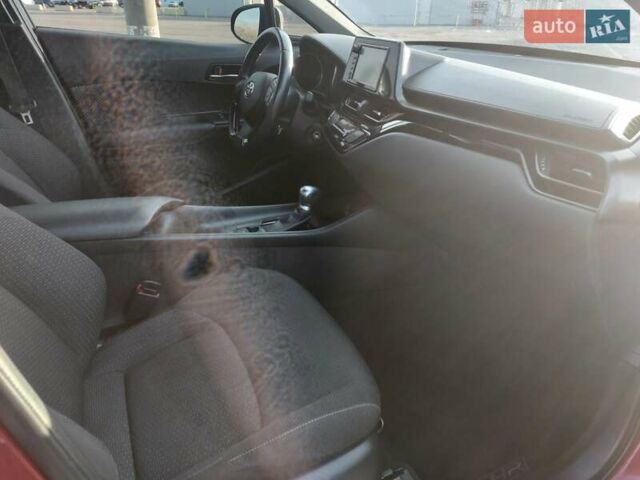 Червоний Тойота C-HR, об'ємом двигуна 1.99 л та пробігом 77 тис. км за 19900 $, фото 19 на Automoto.ua