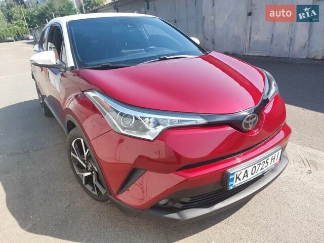 Красный Тойота C-HR, объемом двигателя 1.99 л и пробегом 77 тыс. км за 19900 $, фото 1 на Automoto.ua