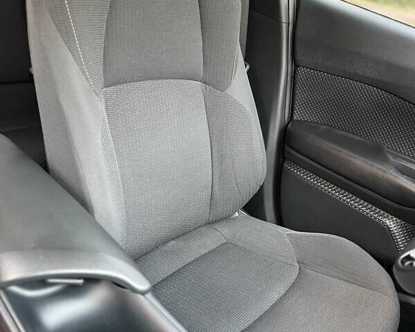 Красный Тойота C-HR, объемом двигателя 1.99 л и пробегом 90 тыс. км за 23000 $, фото 11 на Automoto.ua