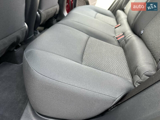 Красный Тойота C-HR, объемом двигателя 1.99 л и пробегом 46 тыс. км за 21500 $, фото 110 на Automoto.ua