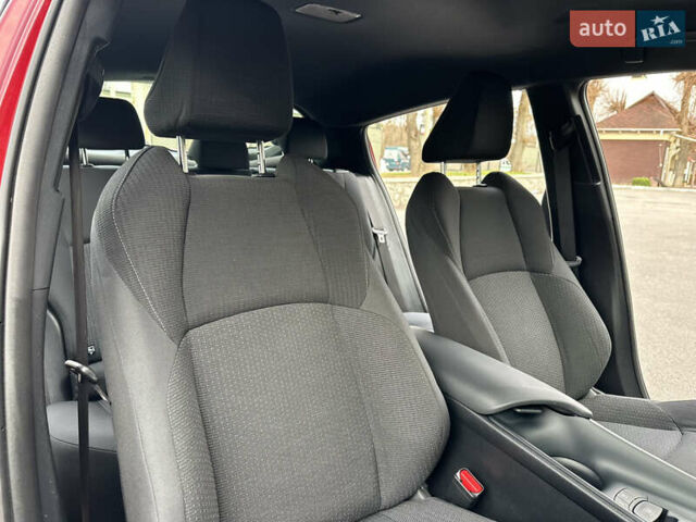 Красный Тойота C-HR, объемом двигателя 1.99 л и пробегом 46 тыс. км за 21500 $, фото 125 на Automoto.ua