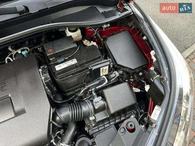 Красный Тойота C-HR, объемом двигателя 1.99 л и пробегом 46 тыс. км за 21500 $, фото 140 на Automoto.ua