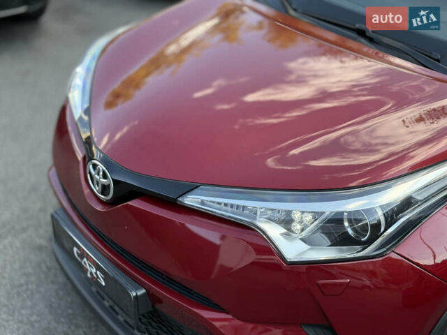 Красный Тойота C-HR, объемом двигателя 1.2 л и пробегом 112 тыс. км за 18800 $, фото 10 на Automoto.ua