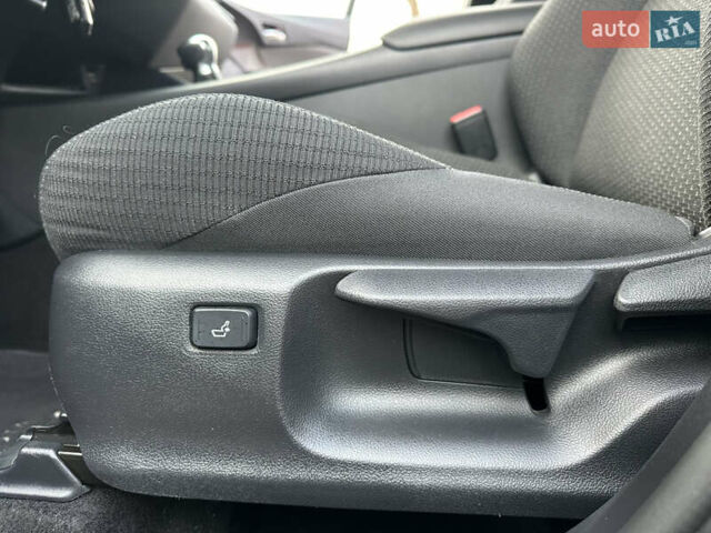 Красный Тойота C-HR, объемом двигателя 1.99 л и пробегом 46 тыс. км за 21500 $, фото 86 на Automoto.ua