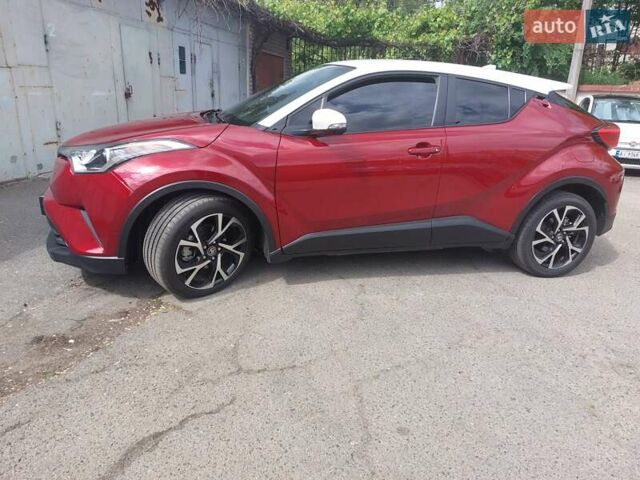 Красный Тойота C-HR, объемом двигателя 1.99 л и пробегом 77 тыс. км за 19900 $, фото 10 на Automoto.ua