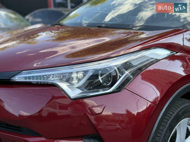Красный Тойота C-HR, объемом двигателя 1.2 л и пробегом 112 тыс. км за 18800 $, фото 12 на Automoto.ua