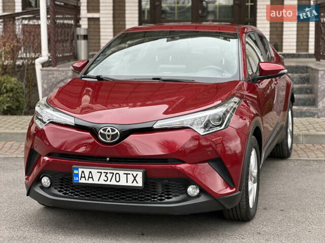 Красный Тойота C-HR, объемом двигателя 1.99 л и пробегом 46 тыс. км за 21500 $, фото 4 на Automoto.ua