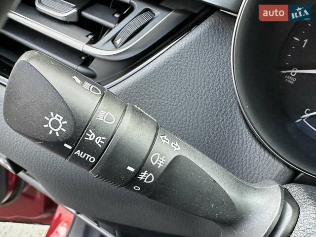 Красный Тойота C-HR, объемом двигателя 1.99 л и пробегом 46 тыс. км за 21500 $, фото 96 на Automoto.ua