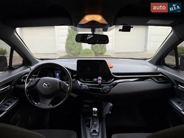Красный Тойота C-HR, объемом двигателя 1.99 л и пробегом 90 тыс. км за 23000 $, фото 7 на Automoto.ua