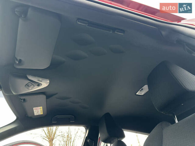 Красный Тойота C-HR, объемом двигателя 1.99 л и пробегом 46 тыс. км за 21500 $, фото 138 на Automoto.ua