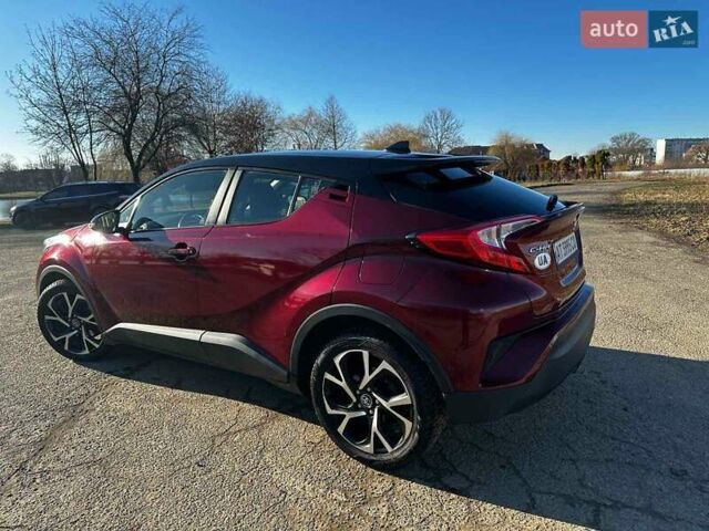 Красный Тойота C-HR, объемом двигателя 1.99 л и пробегом 99 тыс. км за 18000 $, фото 3 на Automoto.ua
