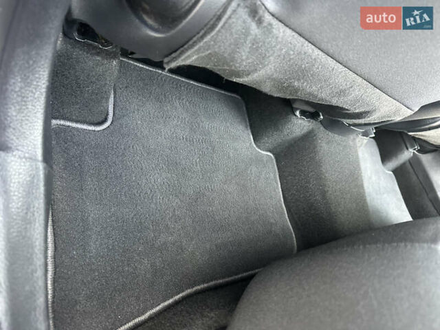 Красный Тойота C-HR, объемом двигателя 1.99 л и пробегом 46 тыс. км за 21500 $, фото 107 на Automoto.ua