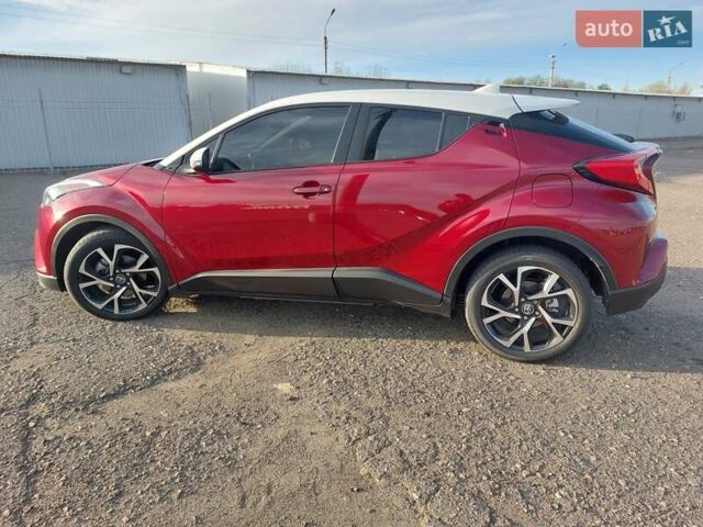 Червоний Тойота C-HR, об'ємом двигуна 1.99 л та пробігом 77 тис. км за 19900 $, фото 10 на Automoto.ua