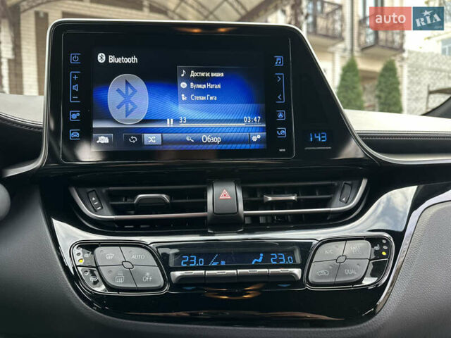 Красный Тойота C-HR, объемом двигателя 1.99 л и пробегом 46 тыс. км за 21500 $, фото 100 на Automoto.ua