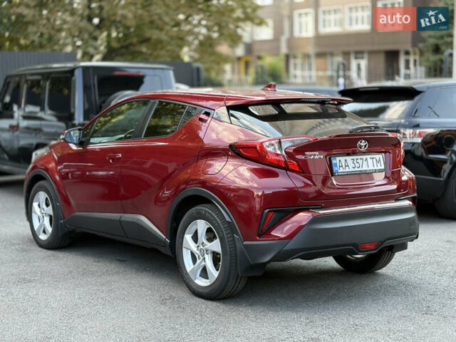 Красный Тойота C-HR, объемом двигателя 1.2 л и пробегом 112 тыс. км за 18800 $, фото 7 на Automoto.ua