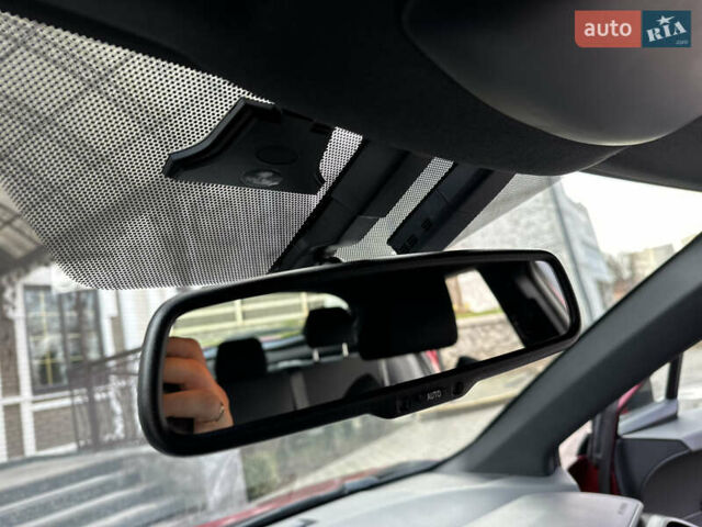 Красный Тойота C-HR, объемом двигателя 1.99 л и пробегом 46 тыс. км за 21500 $, фото 102 на Automoto.ua