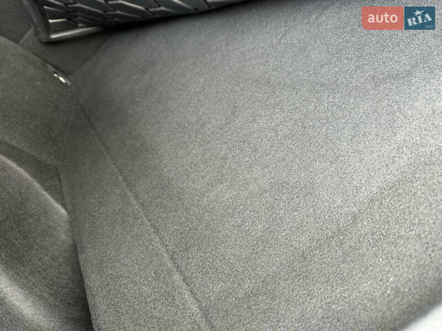 Красный Тойота C-HR, объемом двигателя 1.99 л и пробегом 46 тыс. км за 21500 $, фото 145 на Automoto.ua