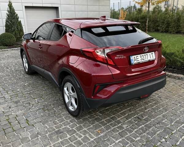 Красный Тойота C-HR, объемом двигателя 1.99 л и пробегом 90 тыс. км за 23000 $, фото 3 на Automoto.ua