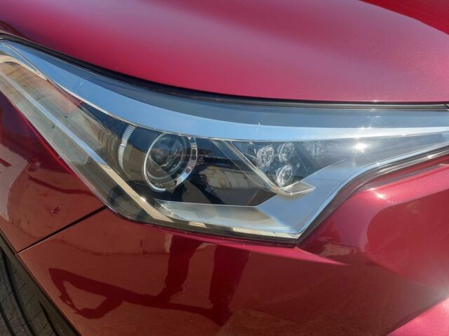 Тойота C-HR 2018 у Києві на Automoto.ua Червоний Тойота C-HR, об'ємом двигуна 2 л та пробігом 77 тис. км за 19900 $, фото 22 на Automoto.ua