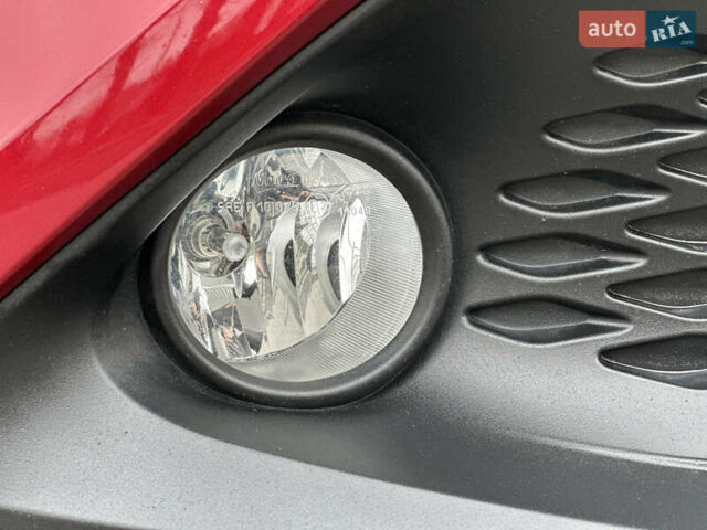 Красный Тойота C-HR, объемом двигателя 1.99 л и пробегом 46 тыс. км за 21500 $, фото 16 на Automoto.ua