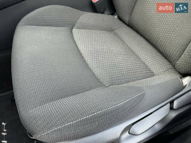 Красный Тойота C-HR, объемом двигателя 1.99 л и пробегом 46 тыс. км за 21500 $, фото 85 на Automoto.ua