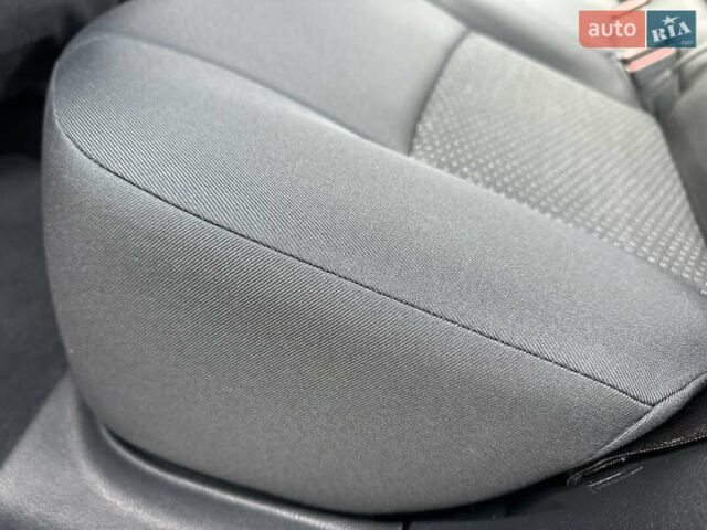 Красный Тойота C-HR, объемом двигателя 1.99 л и пробегом 46 тыс. км за 21500 $, фото 108 на Automoto.ua