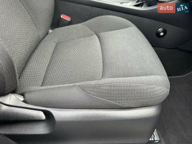 Красный Тойота C-HR, объемом двигателя 1.99 л и пробегом 46 тыс. км за 21500 $, фото 120 на Automoto.ua