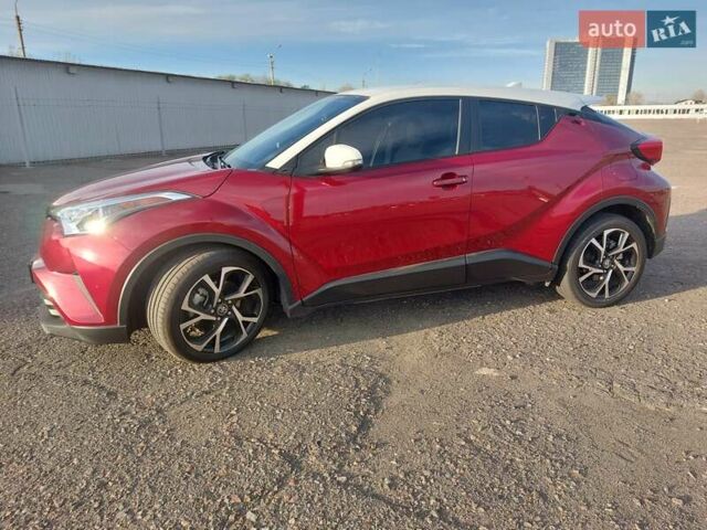Червоний Тойота C-HR, об'ємом двигуна 1.99 л та пробігом 77 тис. км за 19900 $, фото 11 на Automoto.ua