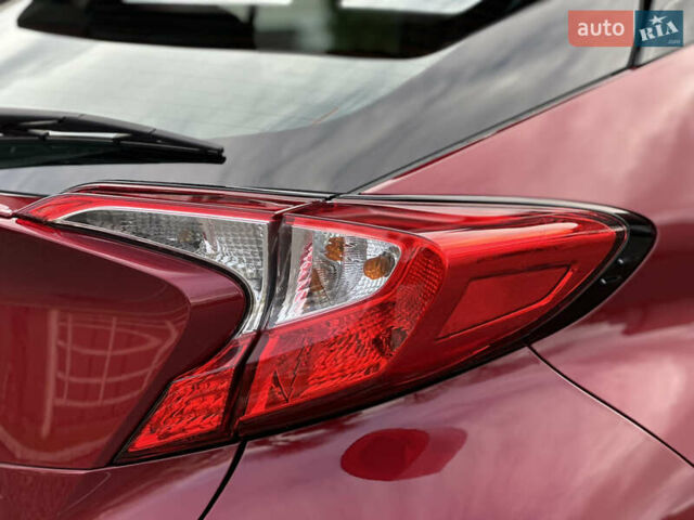Красный Тойота C-HR, объемом двигателя 1.99 л и пробегом 46 тыс. км за 21500 $, фото 57 на Automoto.ua