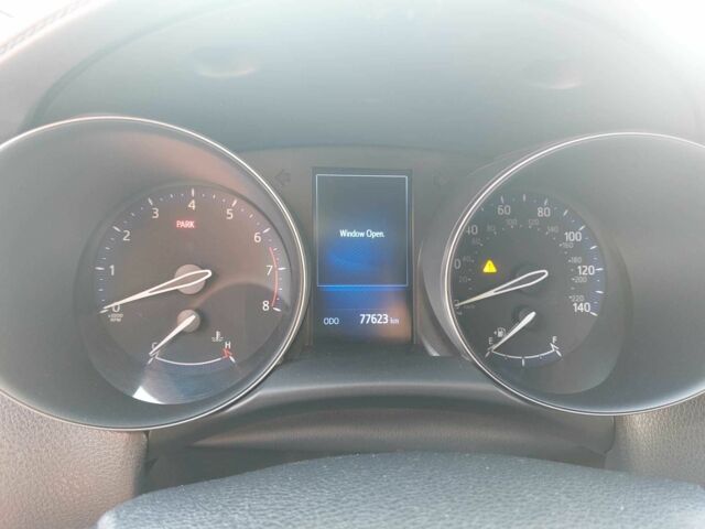 Тойота C-HR 2018 у Києві на Automoto.ua Червоний Тойота C-HR, об'ємом двигуна 2 л та пробігом 77 тис. км за 19900 $, фото 20 на Automoto.ua