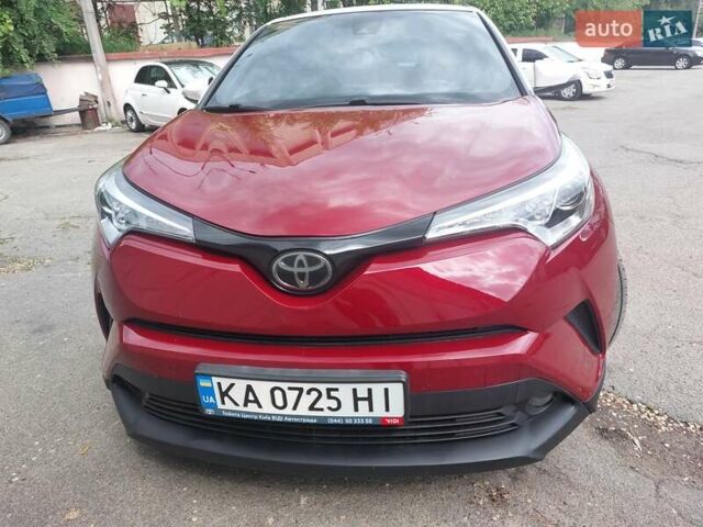 Красный Тойота C-HR, объемом двигателя 1.99 л и пробегом 77 тыс. км за 19900 $, фото 1 на Automoto.ua