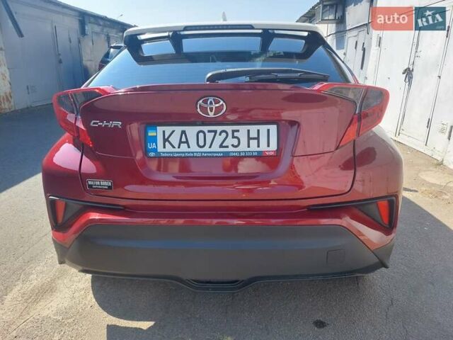 Красный Тойота C-HR, объемом двигателя 1.99 л и пробегом 77 тыс. км за 19900 $, фото 7 на Automoto.ua