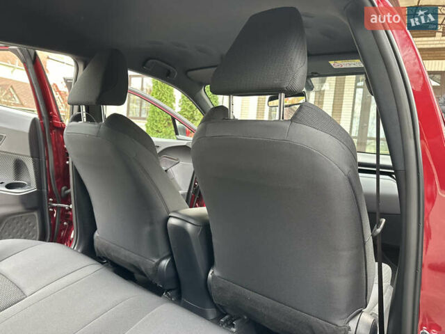 Красный Тойота C-HR, объемом двигателя 1.99 л и пробегом 46 тыс. км за 21500 $, фото 132 на Automoto.ua