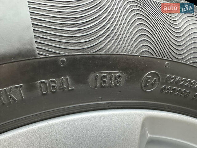 Красный Тойота C-HR, объемом двигателя 1.99 л и пробегом 46 тыс. км за 21500 $, фото 137 на Automoto.ua