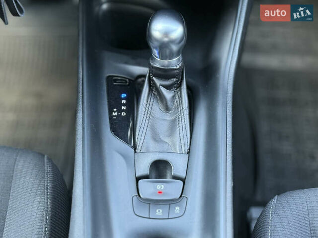 Красный Тойота C-HR, объемом двигателя 1.2 л и пробегом 112 тыс. км за 18800 $, фото 22 на Automoto.ua