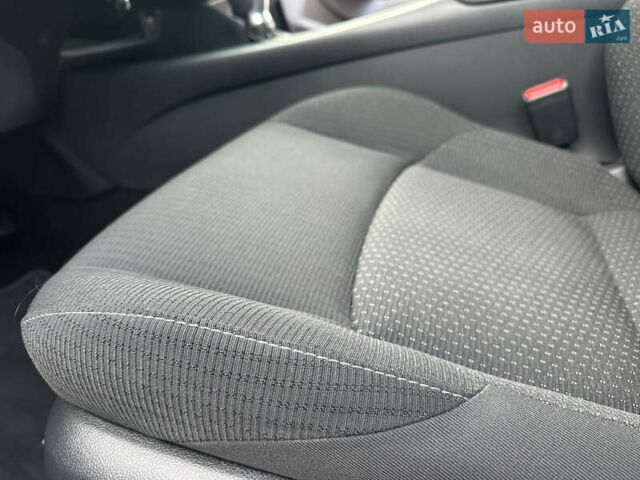 Красный Тойота C-HR, объемом двигателя 1.99 л и пробегом 46 тыс. км за 21500 $, фото 84 на Automoto.ua