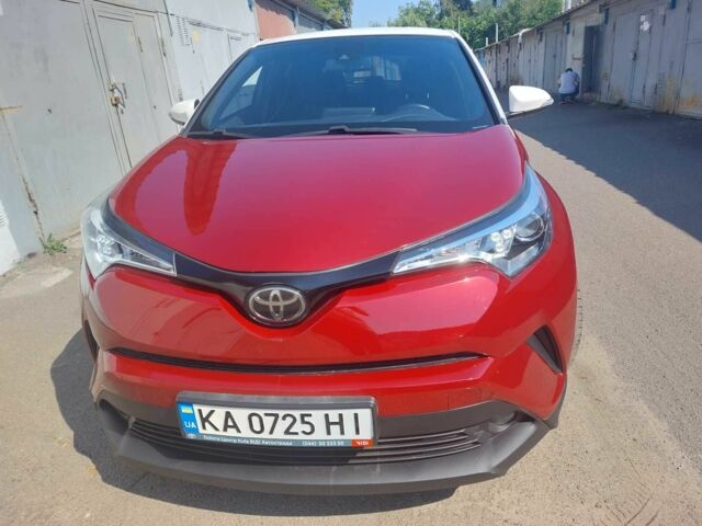 Тойота C-HR 2018 у Києві на Automoto.ua Червоний Тойота C-HR, об'ємом двигуна 2 л та пробігом 77 тис. км за 19900 $, фото 23 на Automoto.ua